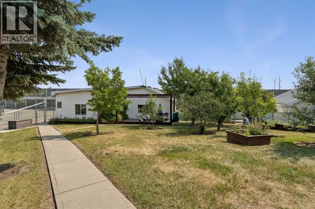 246 Mt Lorette Place SE