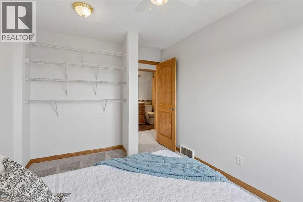 246 Mt Lorette Place SE