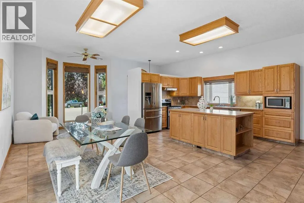 246 Mt Lorette Place SE