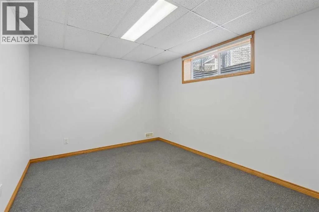 246 Mt Lorette Place SE