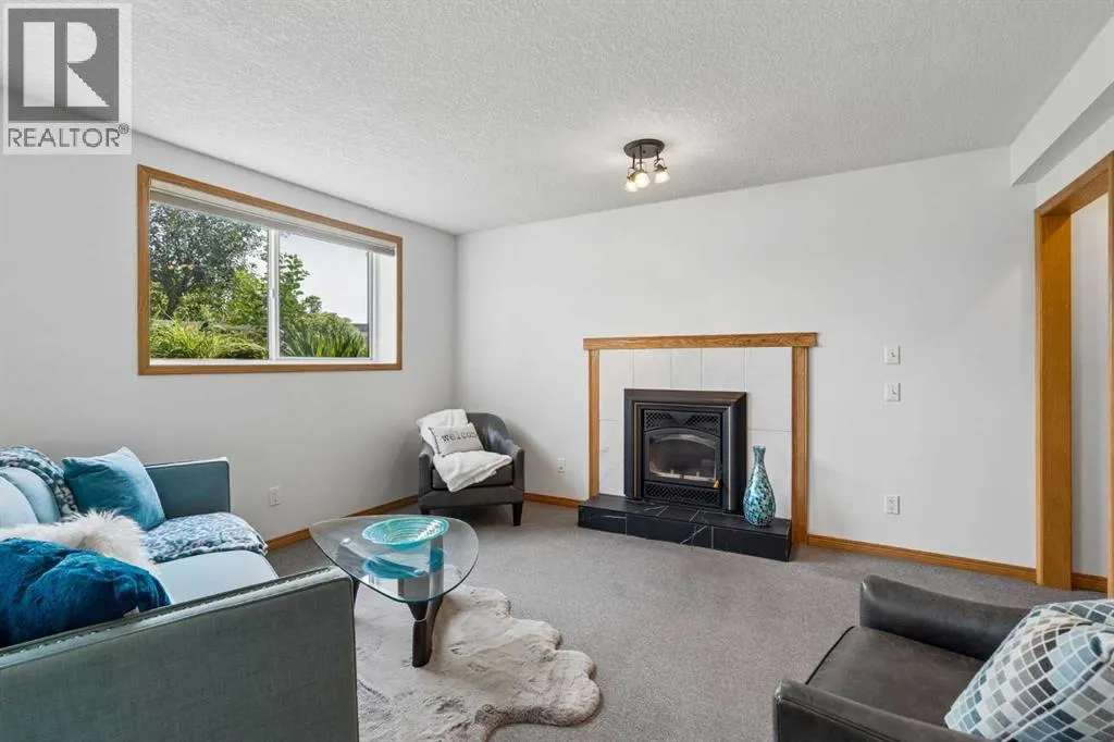 246 Mt Lorette Place SE