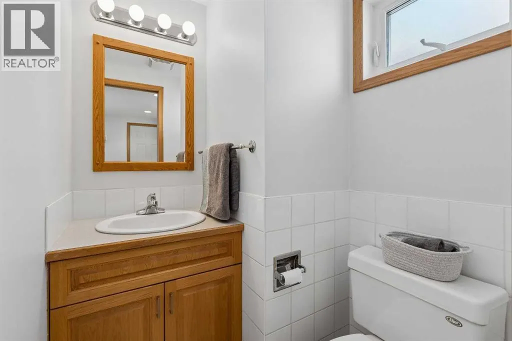246 Mt Lorette Place SE