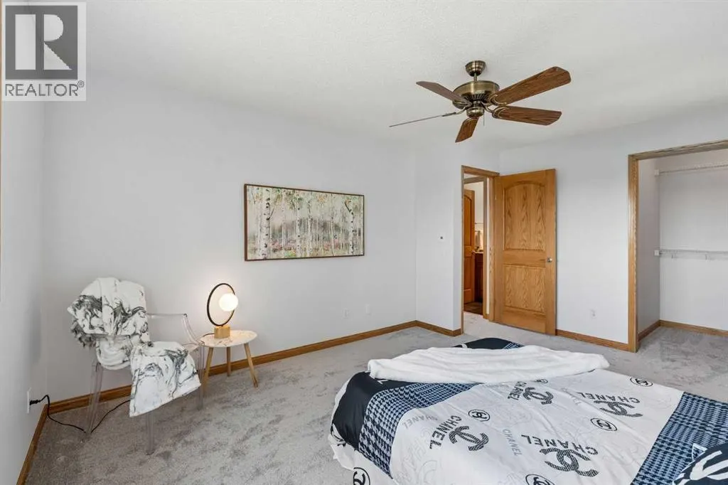 246 Mt Lorette Place SE