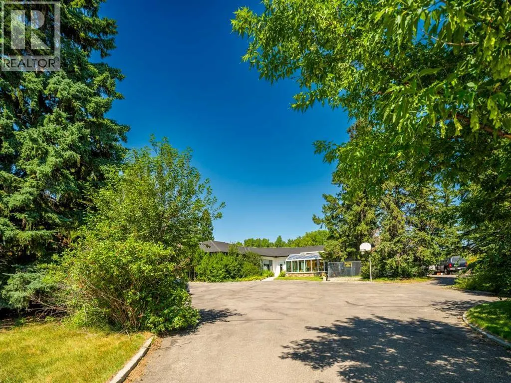 187 Slopeview Drive SW