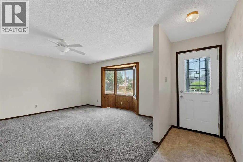 31 8 Street W