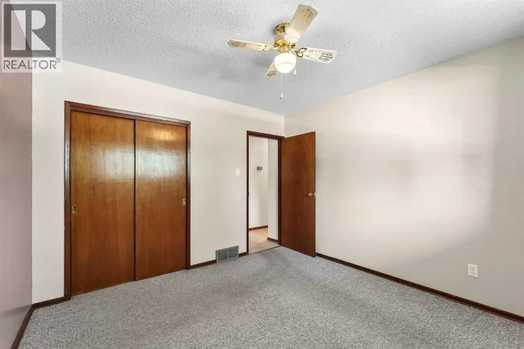 31 8 Street W