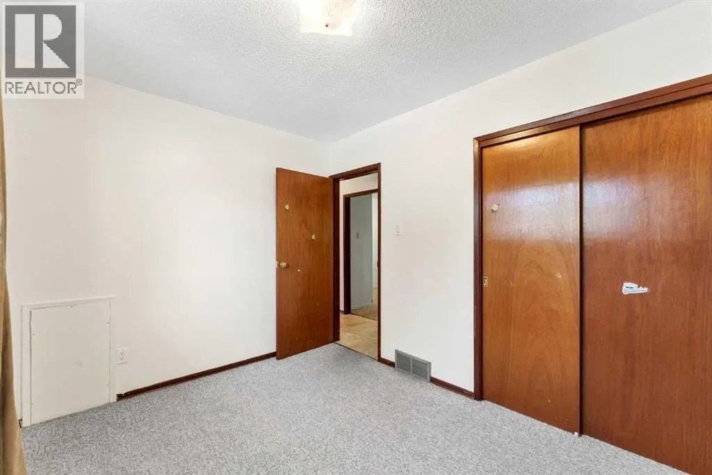 31 8 Street W