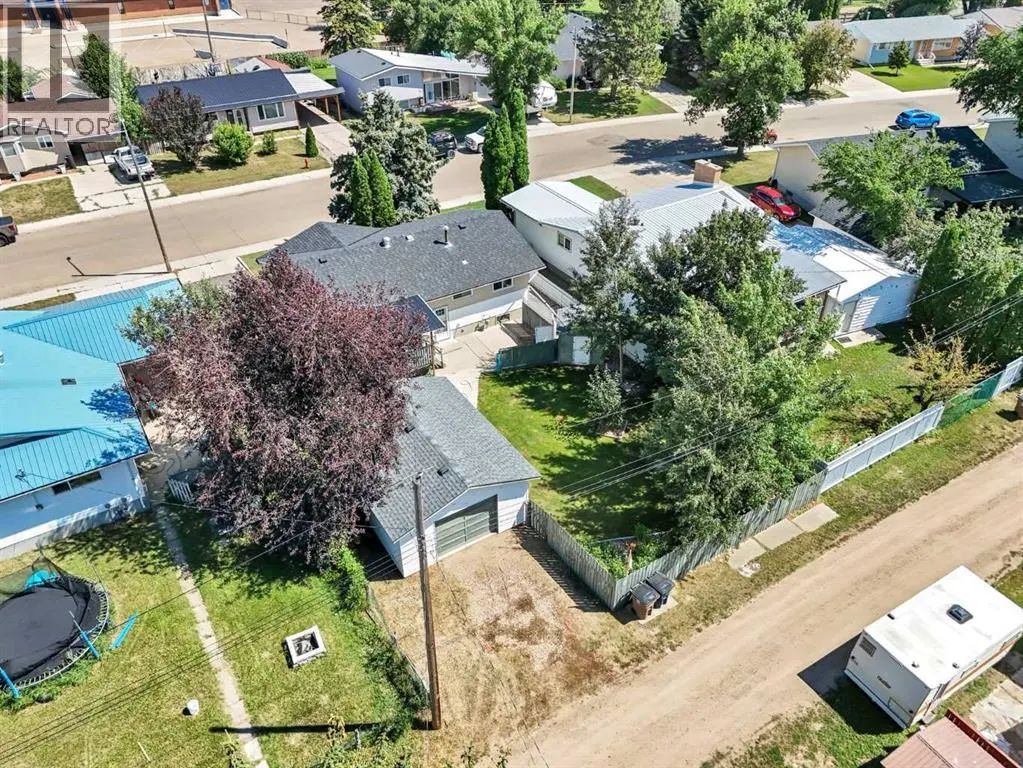 31 8 Street W