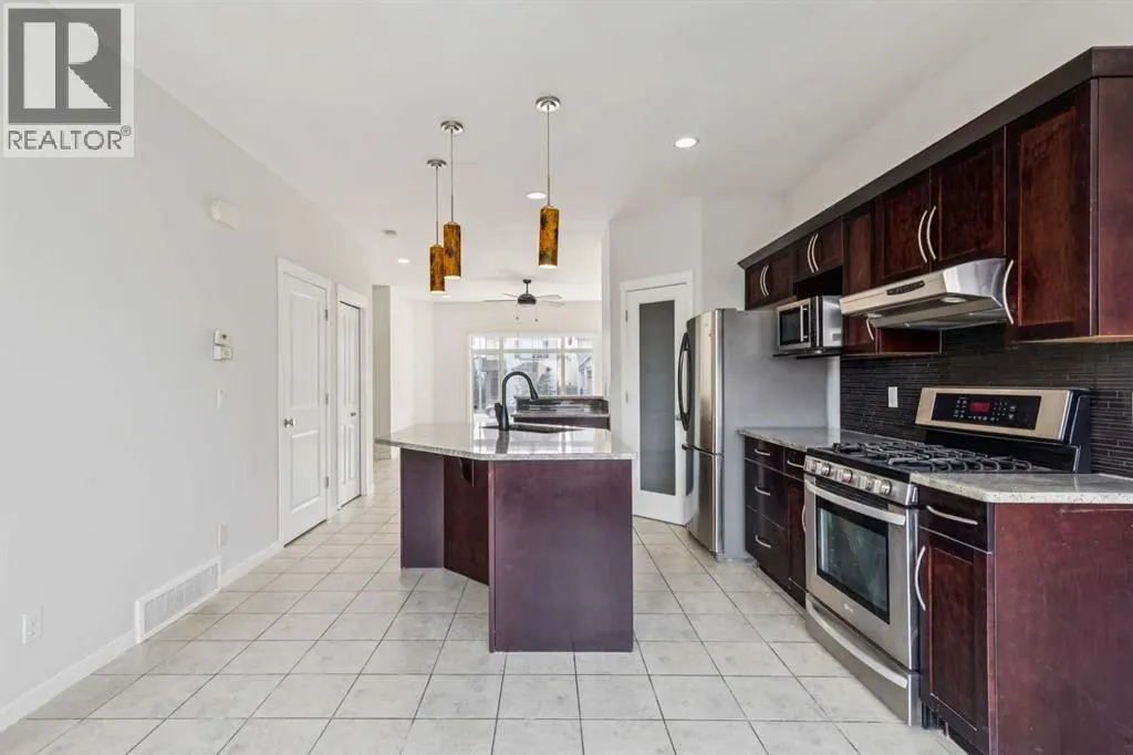 12 Autumn Court SE