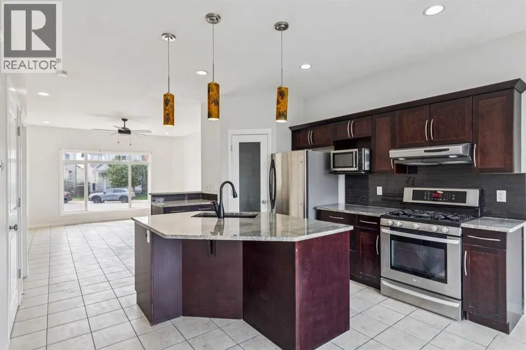 12 Autumn Court SE