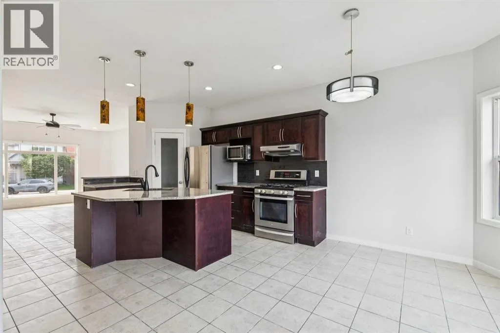 12 Autumn Court SE