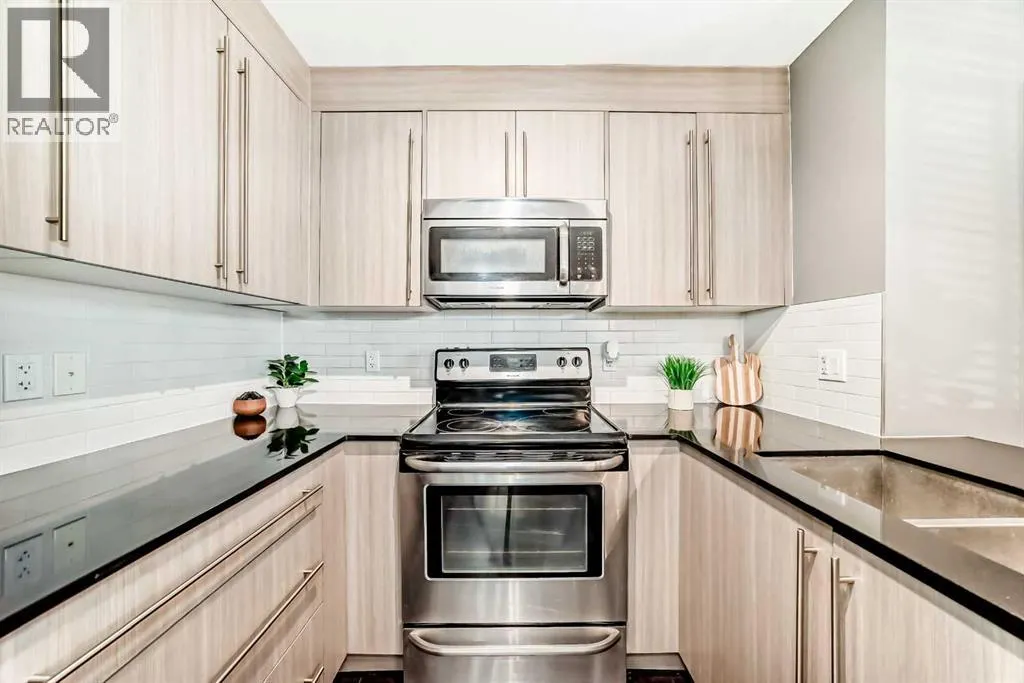 3313, 11 Mahogany Row SE