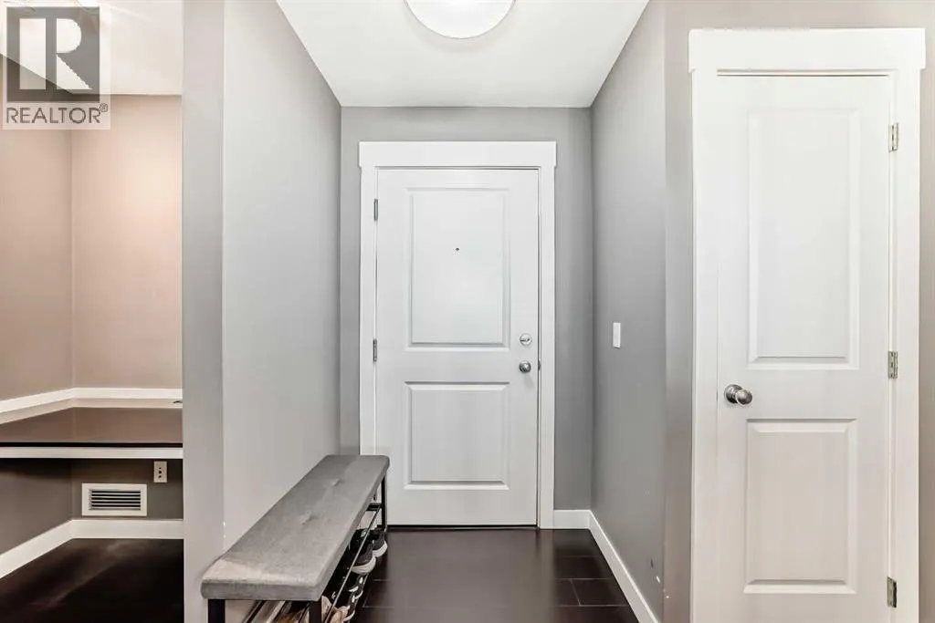 3313, 11 Mahogany Row SE
