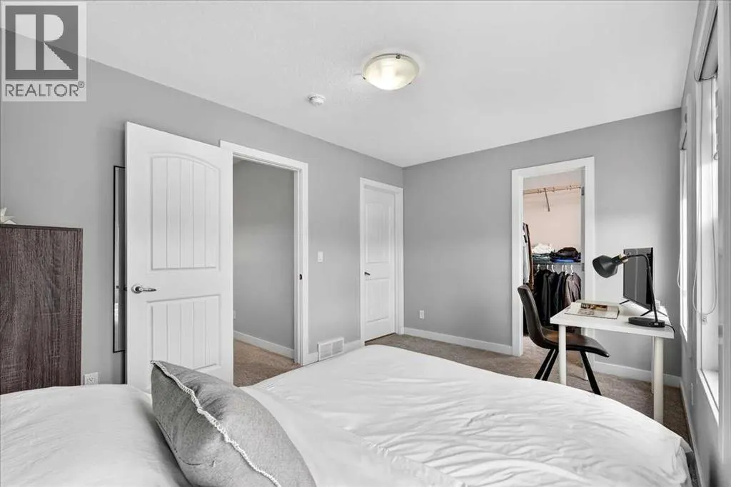 137 Cranbrook Cove SE