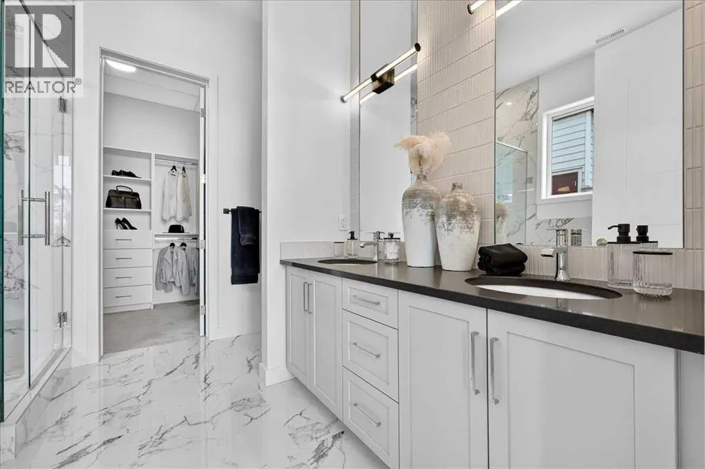 102, 150 Marina Cove SE