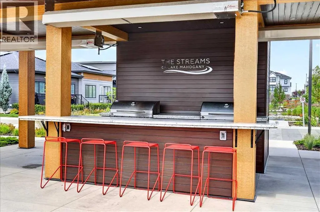 102, 150 Marina Cove SE
