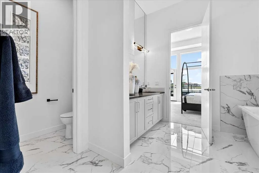 102, 150 Marina Cove SE