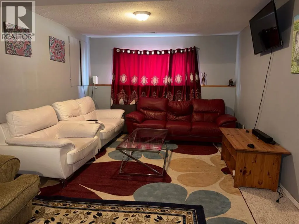 66 Upland Road W