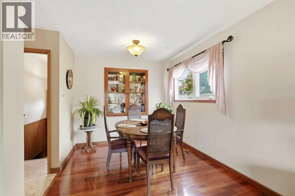 27 Fir Street