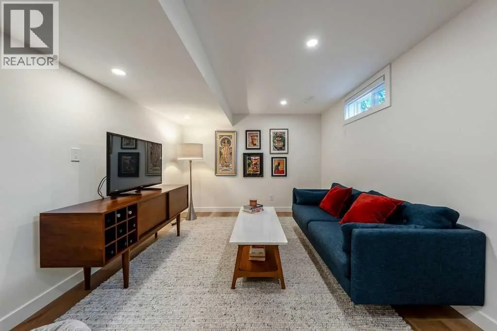 2011 Palliser Drive SW