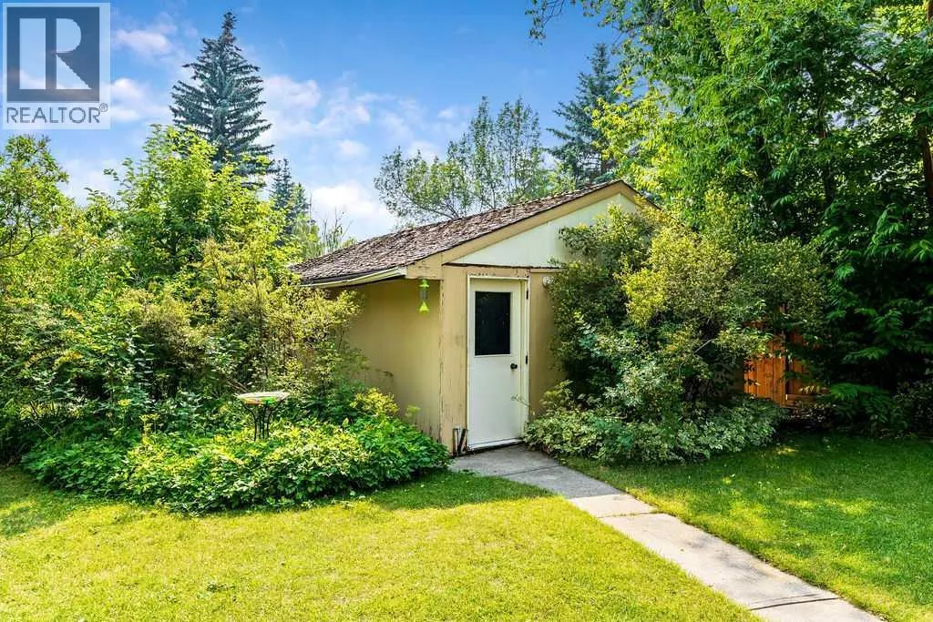 2011 Palliser Drive SW