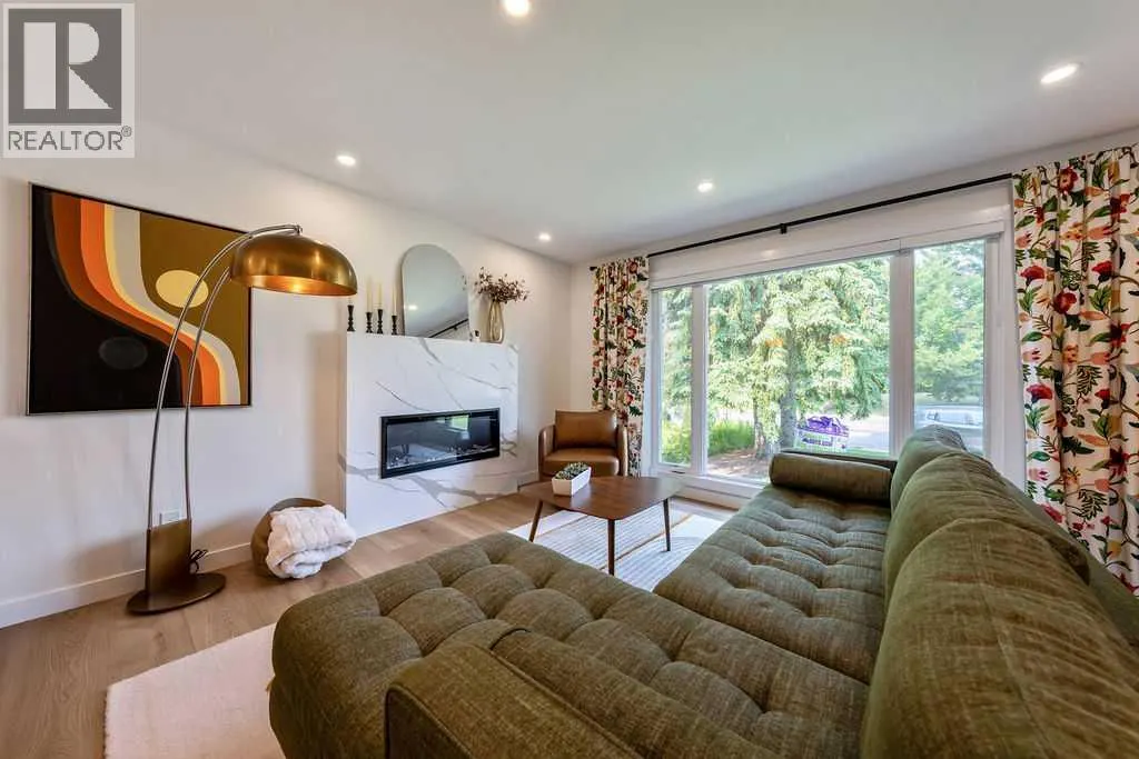 2011 Palliser Drive SW