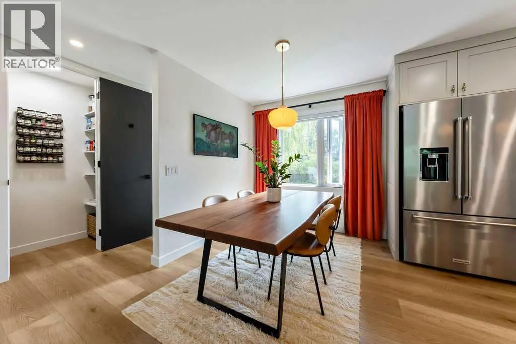 2011 Palliser Drive SW