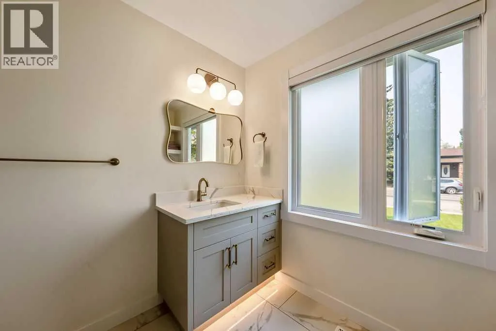 2011 Palliser Drive SW