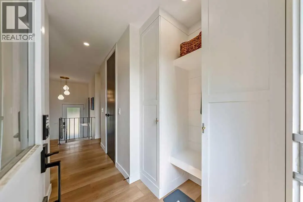 2011 Palliser Drive SW