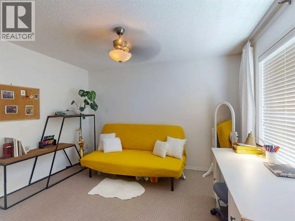 457 Elgin Gardens SE