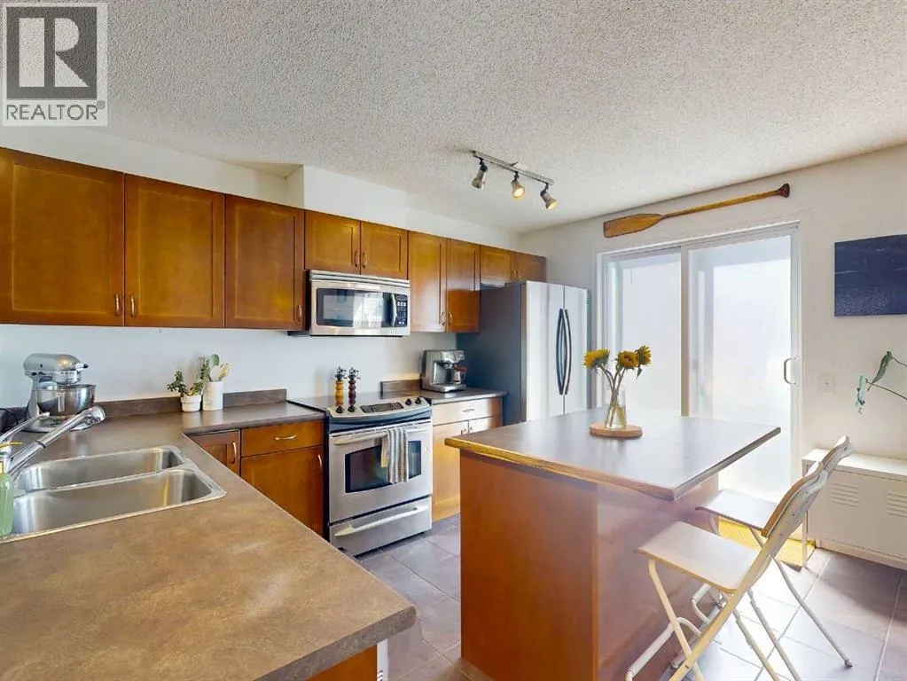 457 Elgin Gardens SE