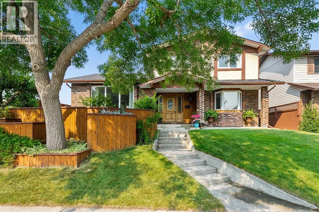 152 Templewood Road NE