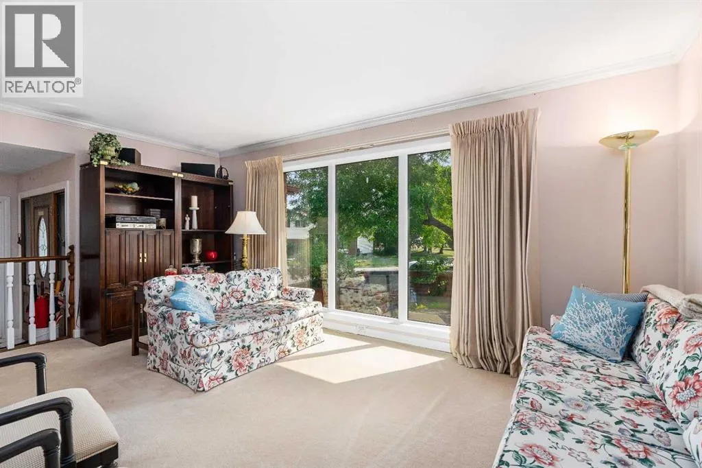 152 Templewood Road NE