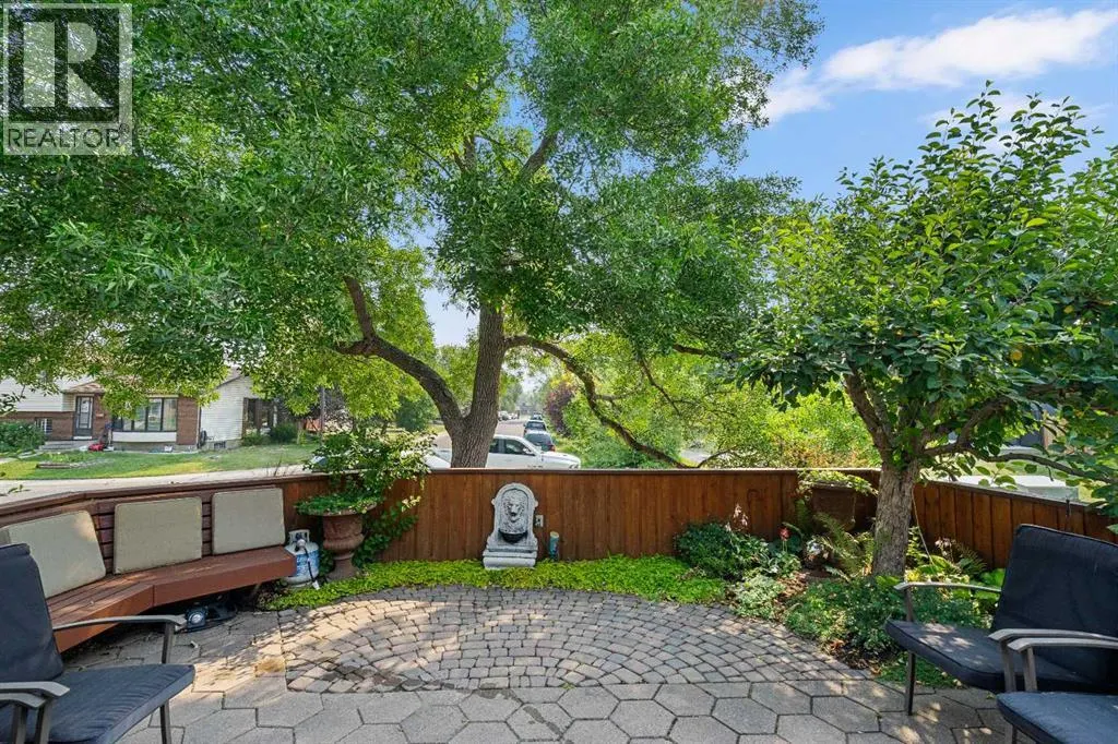 152 Templewood Road NE