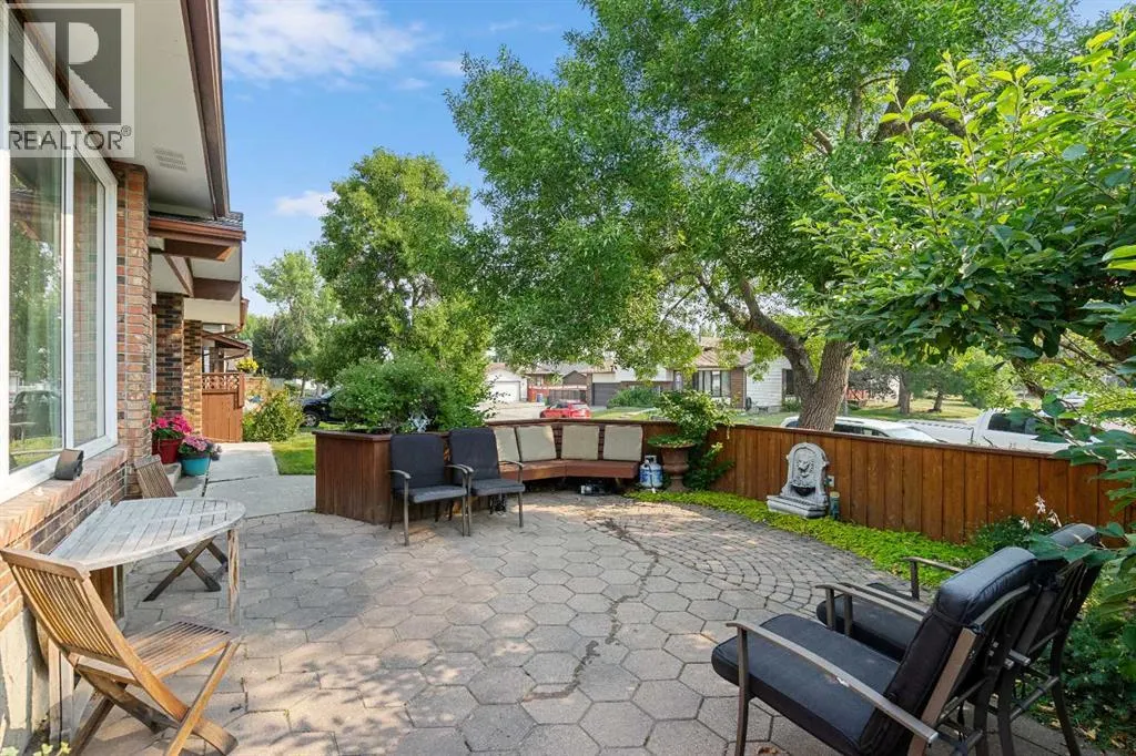 152 Templewood Road NE