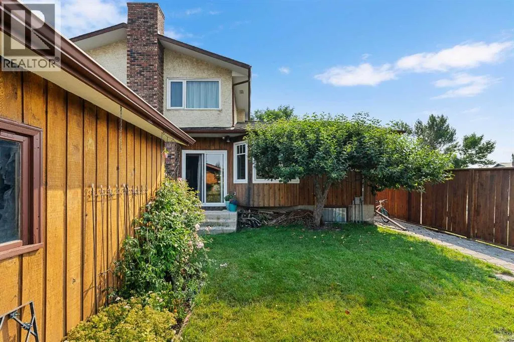 152 Templewood Road NE