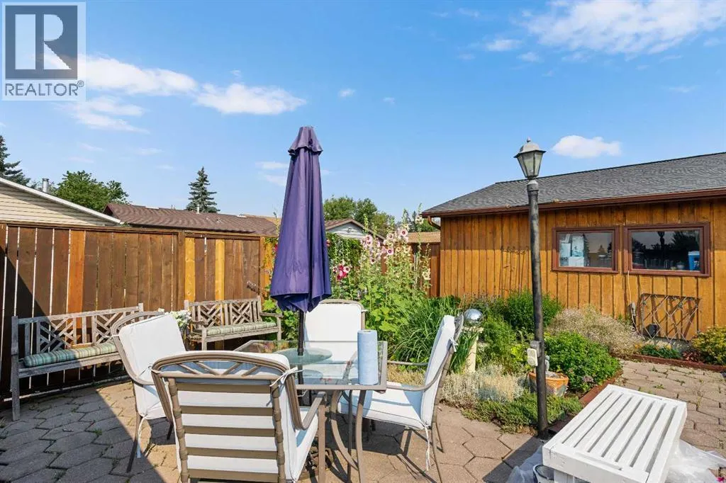152 Templewood Road NE