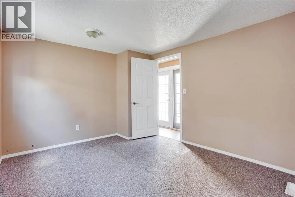 368 Grey Crescent