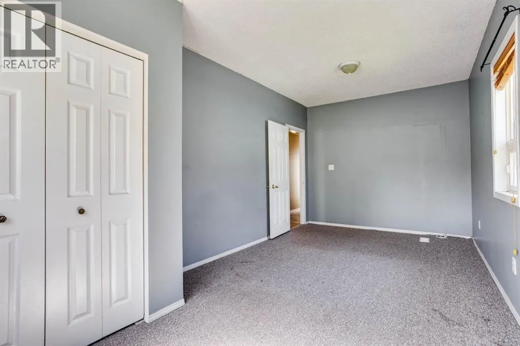 368 Grey Crescent