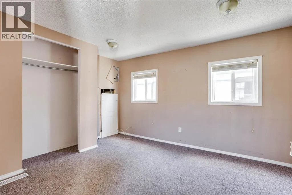 368 Grey Crescent