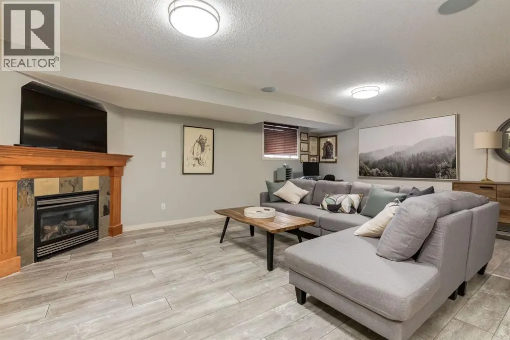 218 Springbank Villas SW
