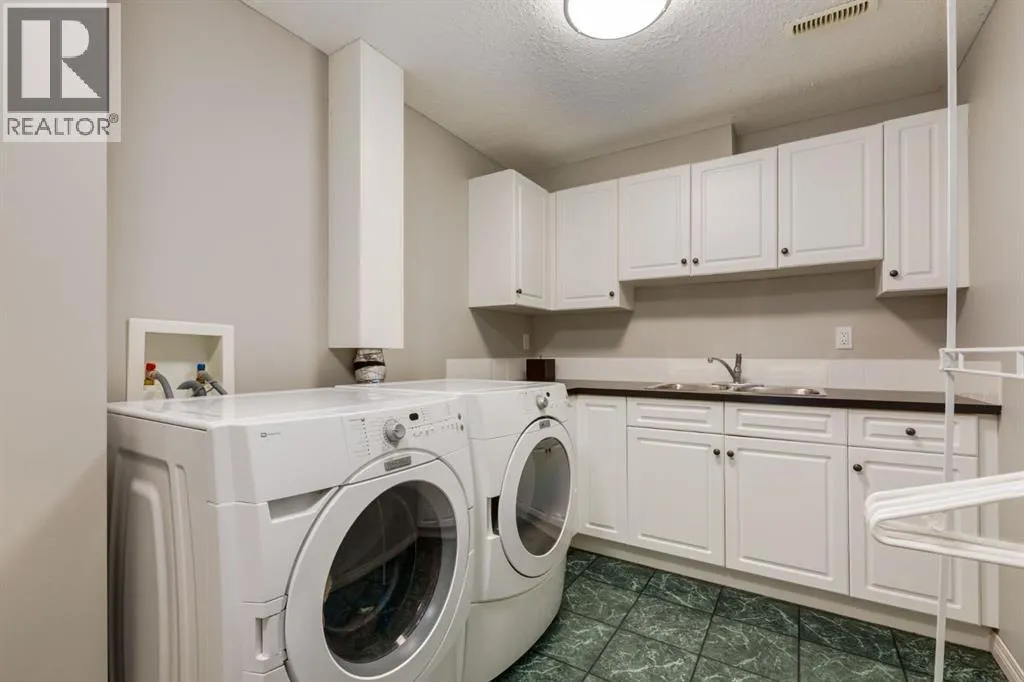 218 Springbank Villas SW