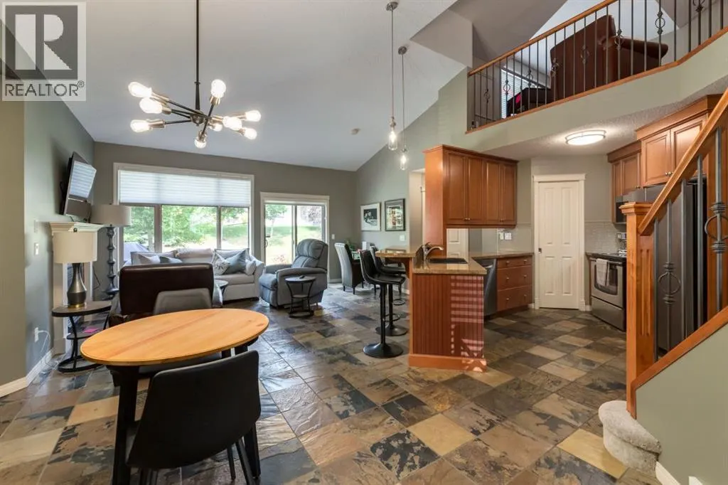 218 Springbank Villas SW