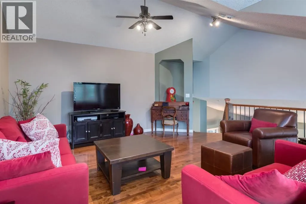 218 Springbank Villas SW