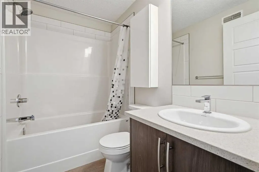 124 Cranbrook Square SE