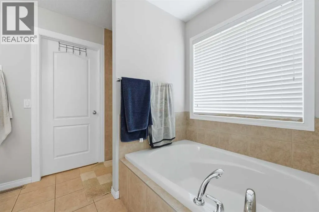 38 Silverado Skies Crescent SW