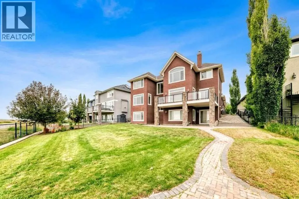 96 Cranarch Heights SE