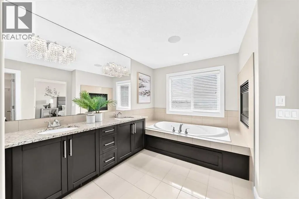 96 Cranarch Heights SE