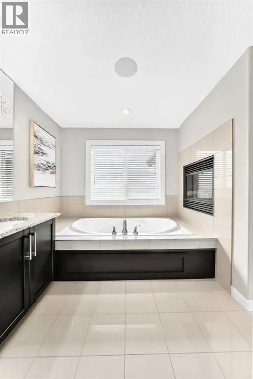 96 Cranarch Heights SE