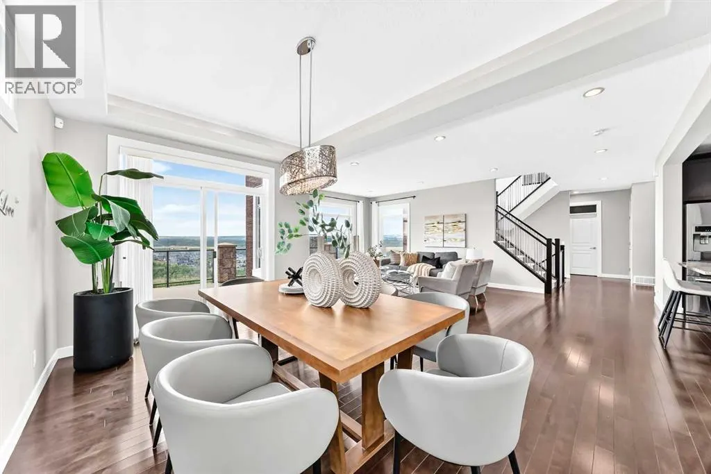 96 Cranarch Heights SE